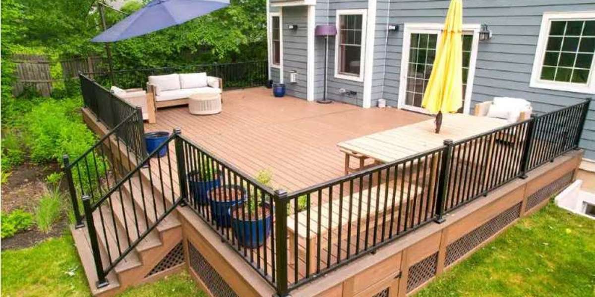 Crafting Outdoor Havens: The Artistry of Snohomish Deck Builders