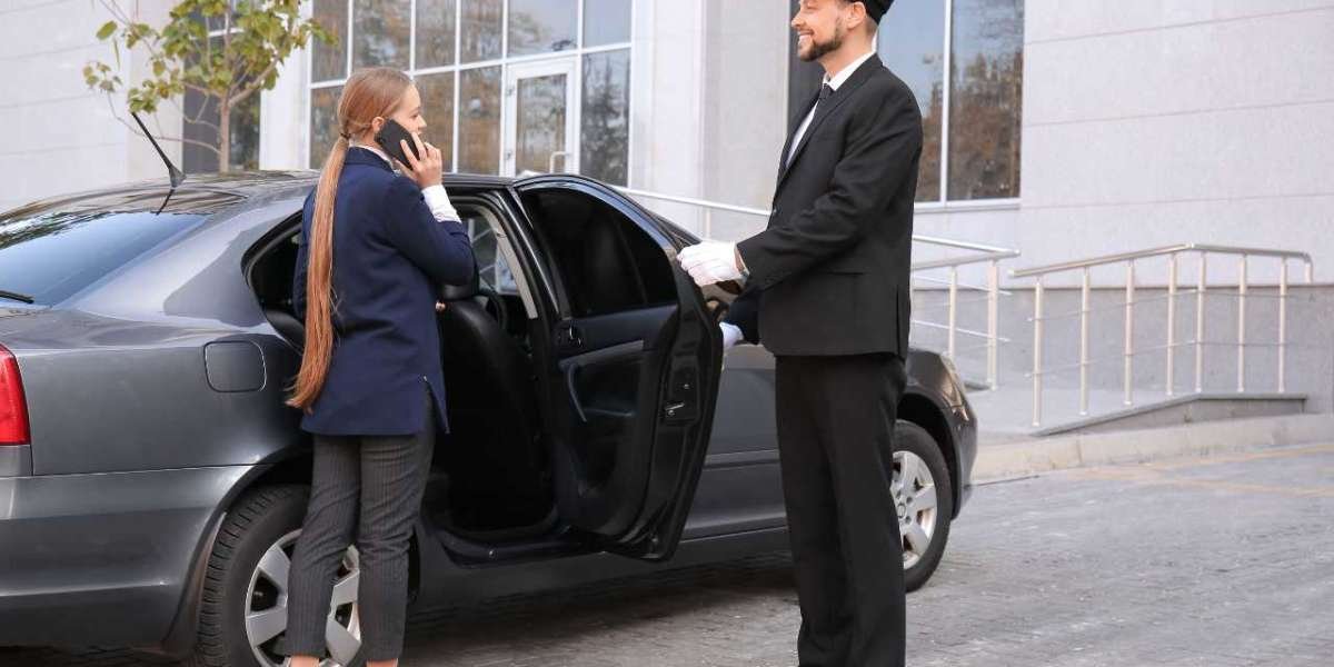 Discover Unmatched Elegance: Luxury Car Hire with Chauffeur in London
