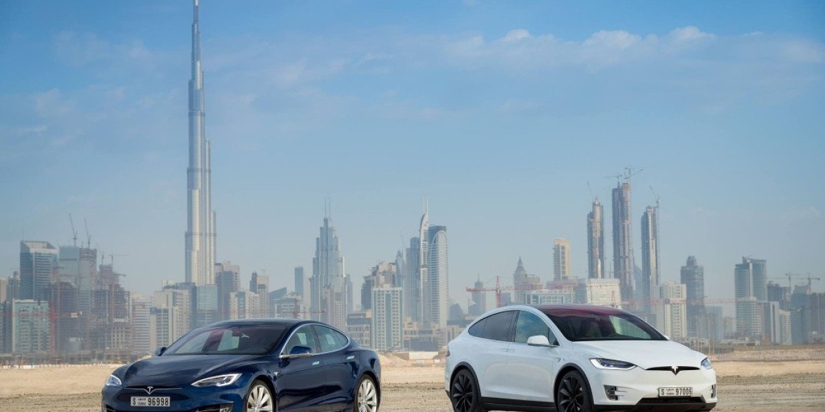 Discover Dubai's Vibrant Culture with a Rental Car